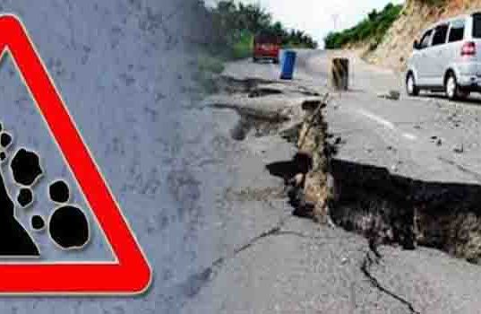 Akses Jalan ke Gunung Bromo Sedang Longsor